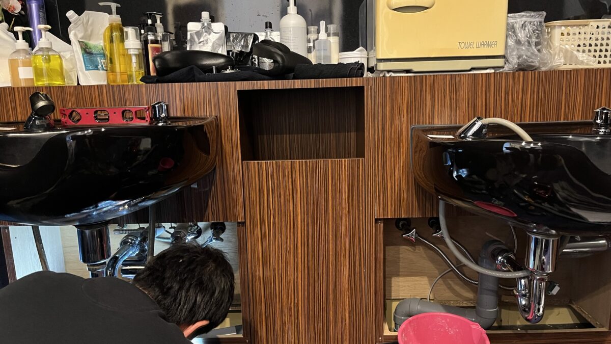 シャンプー中の首の負担を軽減⭐︎当サロンが「シャンプー台の高さ」にこだわったプチリフォームを行った理由